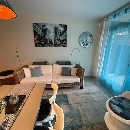 Blue Jeans 3* 玛丽亚埃姆安斯泰内嫩米尔